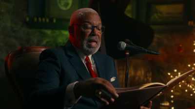 He spoke not a word but
went straight to his work, - Christmas at the Holly Hotel