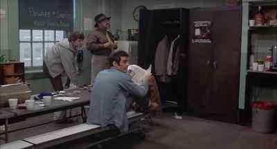 - He still made the touchdown.
- Yeah, he made it, but he had a guy on him. - The Seven Ups