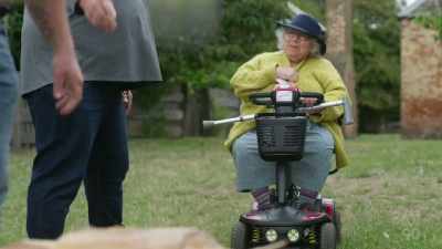 He stole a loaf of bread - Miriam Margolyes: Australia Unmasked