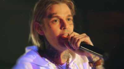 He was stuck in a really deep,
very long addiction - Aaron Carter: The Little Prince of Pop