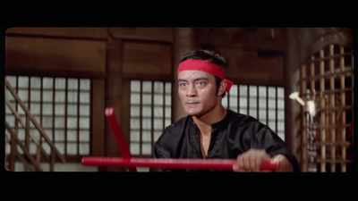 'He taunts him further - The Final Game of Death