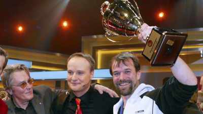 - He had the Guinness
Worlds Record - The UnBelievable with Dan Aykroyd