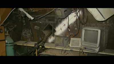 He had them mounted to three
monitors inside the tank, - Tread