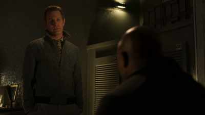 He thinks. Meaning he didn't see it. - Deep Blue Sea 2