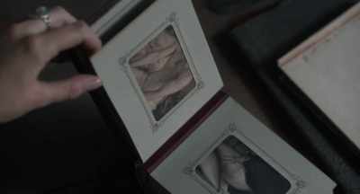 He travels all the time. - Curiosa