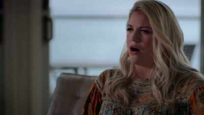 He was trying to push me
towards his car. - Dirty John, The Dirty Truth