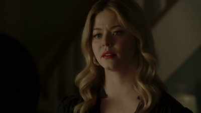 He was trying to warn her,
Ali, you need to wake her up - Pretty Little Liars: The Perfectionists
