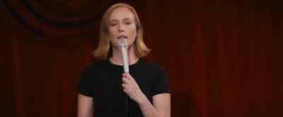 He turned me around, - Hannah Einbinder: Everything Must Go