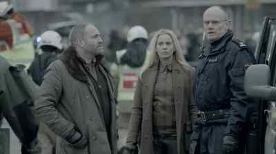He used explosives before.
We'll send in the bomb crew. - The Bridge