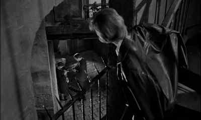 - He uses two decks, right?
- Four. - Paris Blues