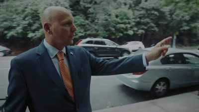 He walked over here up
the sidewalk and into
the building. - Drug Lords: The Next Generation