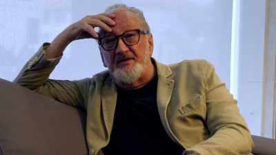He wanted me to gather leaves - Hollywood Dreams & Nightmares: The Robert Englund Story