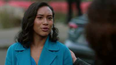 He wanted me to go away
with him tonight - Pretty Little Liars: The Perfectionists