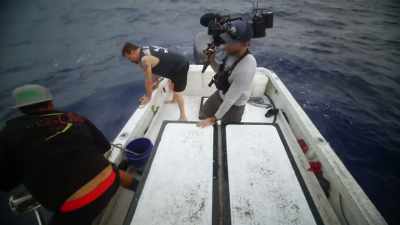  He wants me to gaff it. - Deadliest Catch: Bloodline
