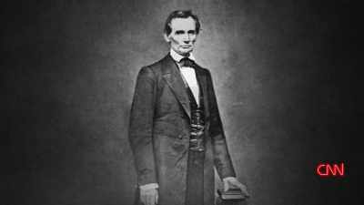 >> HE WAS ILLUSTRATING A SPEECH,
DELIVERING IT, PROMOTING IT. - Lincoln: Divided We Stand