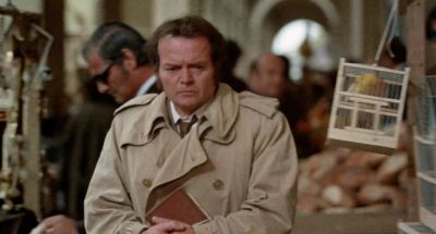 He was wearing a dirty Macintosh - Pulp