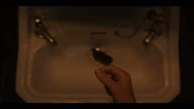 ♪He will never let us sink
Sink! Sink! - Haunting of the Queen Mary