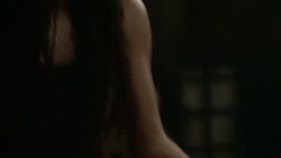 He won't let me die. - The 100