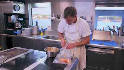 - He won't even look at me. - Below Deck Mediterranean