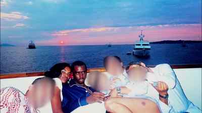 He would fly glam out
to even, like, vacations, - Diddy: The Making of a Bad Boy