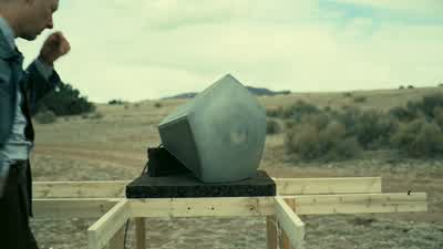 Head down, everyone. - Oppenheimer
