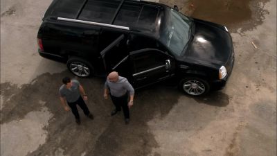 HEAD IN THROUGH THOSE DOORS. - Burn Notice