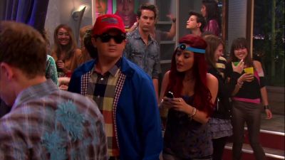 HEADBAND SPEAKER: Hello there. - iCarly