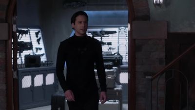 - Headed back to Metropolis already?
- I am. - Supergirl