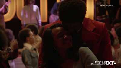 (heart beating rapidly) - American Soul