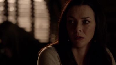         [heart beating] - The Vampire Diaries