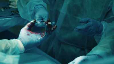 (heart monitor beeping)
(soft dramatic music) - Death Saved My Life