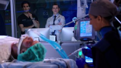 - Heart rate's up to 140. - Chicago Med