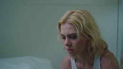 [heartbreaking music playing] - Lola