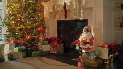 [heartwarming music] - A Jenkins Family Christmas