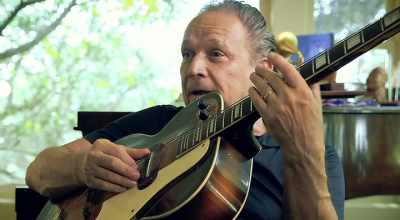 Heaven done called another
blues stringer back home." - Jimmie & Stevie Ray Vaughan: Brothers in Blues