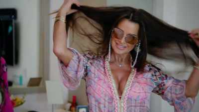 Heels, rings, a gown. - The Real Housewives Ultimate Girls Trip