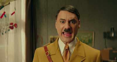 - Heil Hitler.
- That's not a heil. This is a heil. Heil! - Jojo Rabbit