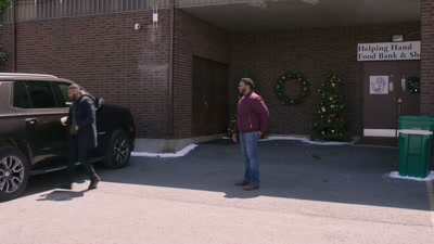 - Hejsa! Hvad laver du her?
- Jeg har noget til dig. - A Christmas Fumble