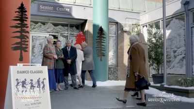 Helen atwater!
I can't believe my eyes! - Debbie Macomber's A Mrs. Miracle Christmas