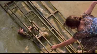 Helen: Enola, get down. - Waterworld