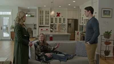 HELEN: So you two have one
week to get everything up - Meeting Mr. Christmas