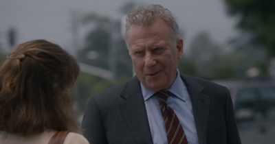 Helen was... you know,
she was talking to walls. That... - Horse Girl