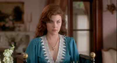  Helena's voice:
 YOU CAN'T BE AFRAID. - Boxing Helena