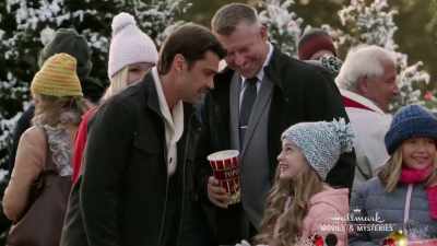 He'll be here, I promise. - Northern Lights of Christmas