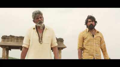 He'll drop that bomb on your car. - Aravinda Sametha... Veera Raghava