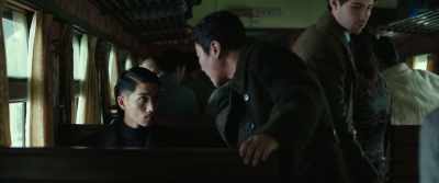He'll find it strange to see us
together, so you get off first. - The Age of Shadows