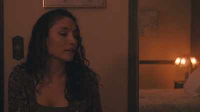 - Hell no, no, no, no.
(upbeat music) - Amor Emanuelle