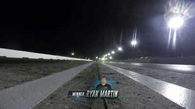 - Hell, yeah! Baby!
- [announcer] And Ryan Martin gets the win. - Street Outlaws No Prep Kings Team Attack