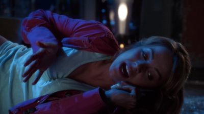 - Hello?
- 911. - Smallville