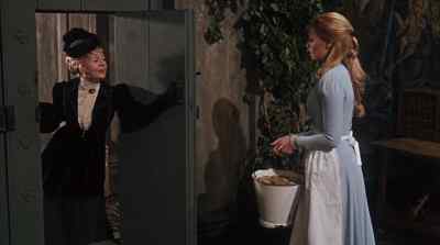 Hello, Anna. Lovely day.
I'm going shopping. - Frankenstein Must Be Destroyed